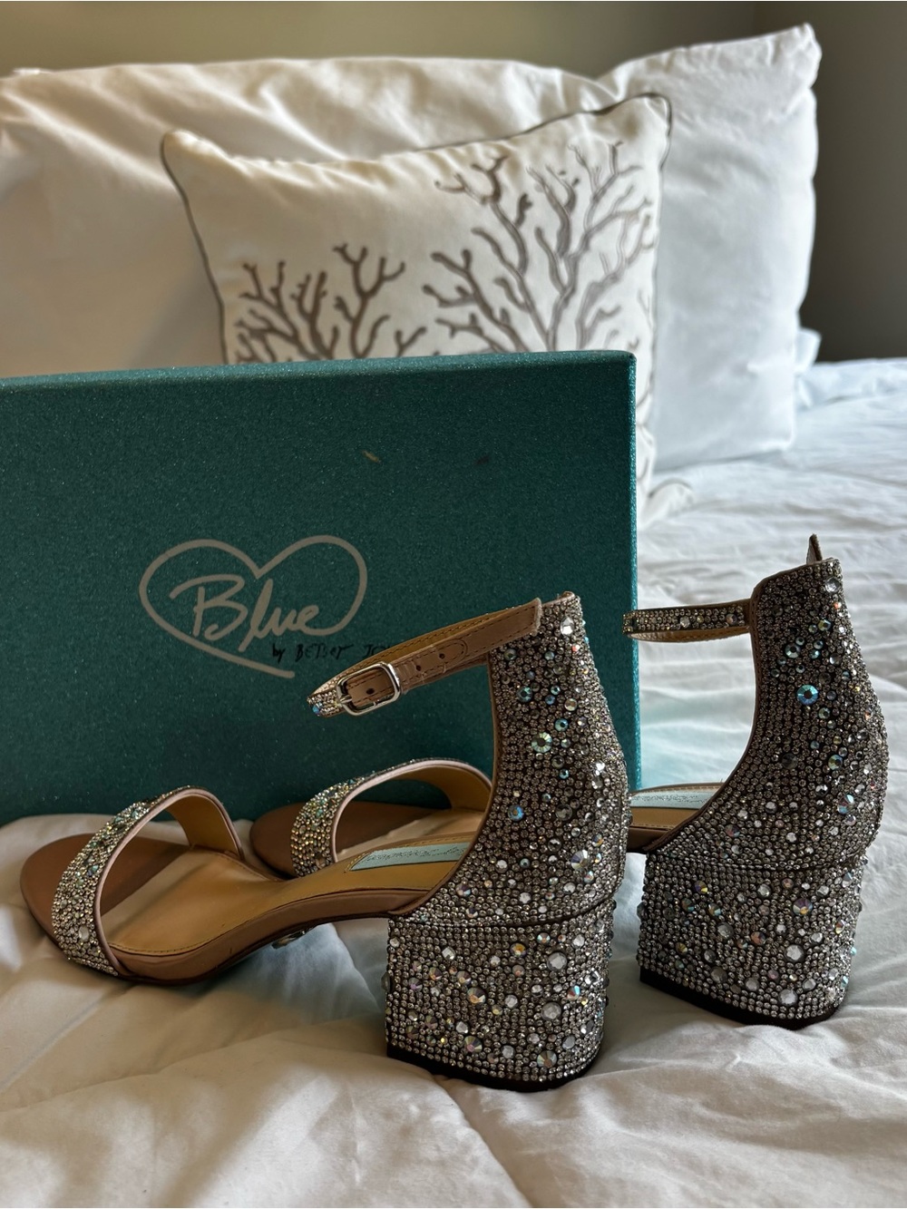 💗✨ GORGEOUS Blue by Betsey Johnson embellished sandals! ✨💗 Smoke Free Home